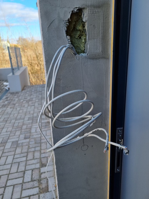 Připravená kabeláž pro čtečky Salto