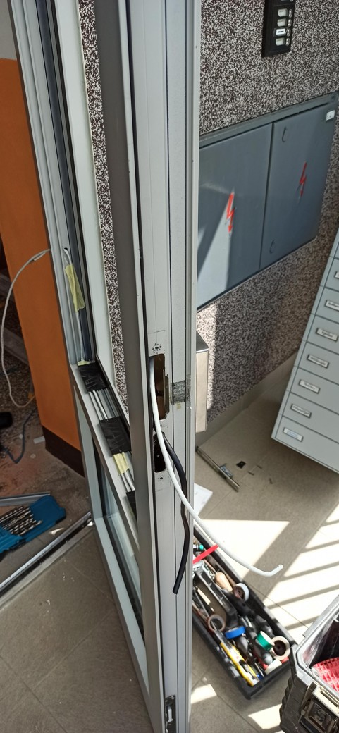 Osazení elektro zámku do dveřního křídla