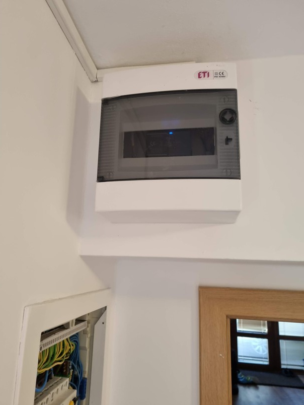 Dokončený rozvaděč slaboproudu Dokončený rozvaděč slaboproudu