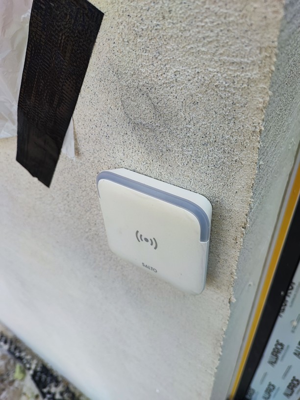 Nástěnná čtečka Salto Nástěnná čtečka Salto