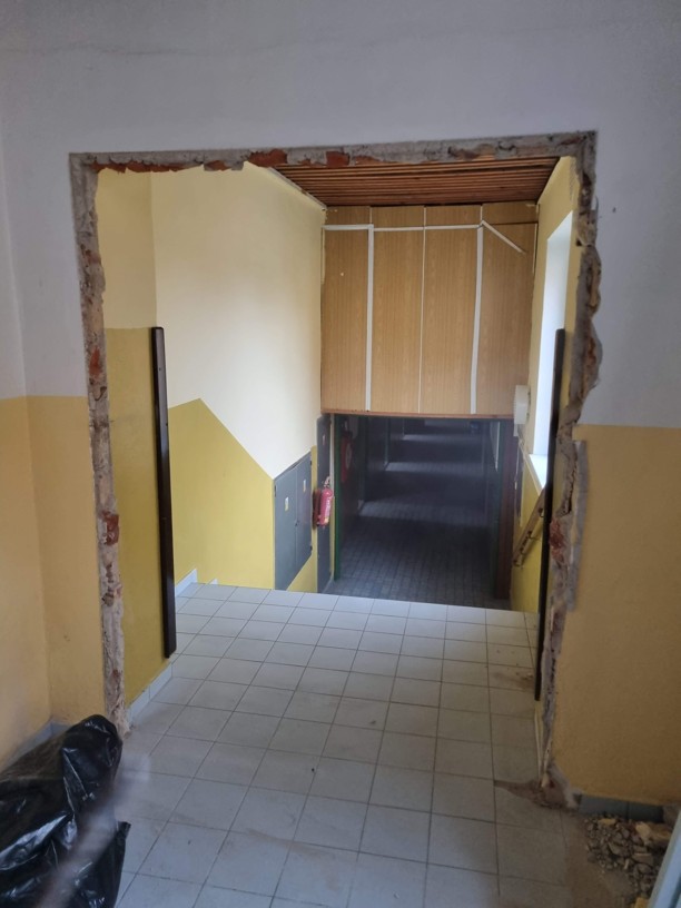 Vybourání původních dveří a úklid