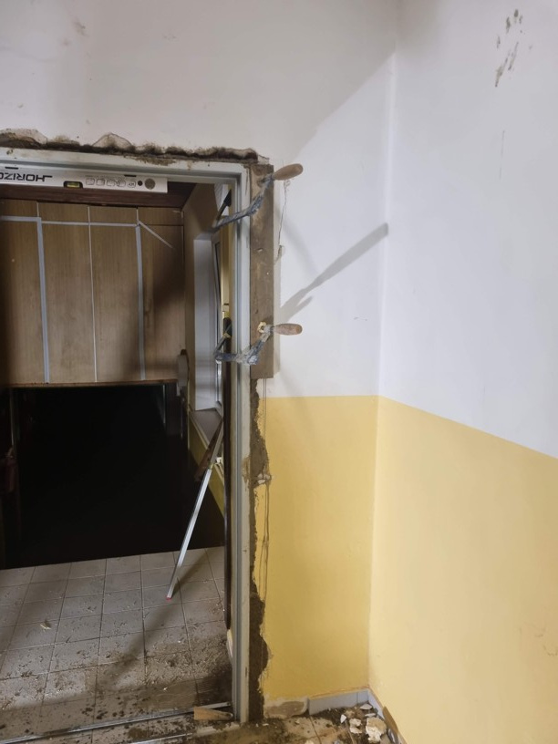 Šalování a betonování zárubně