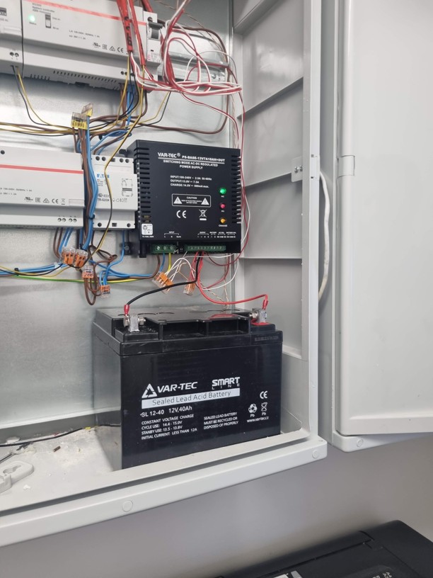 Záložní zdroj pro domovní telefon