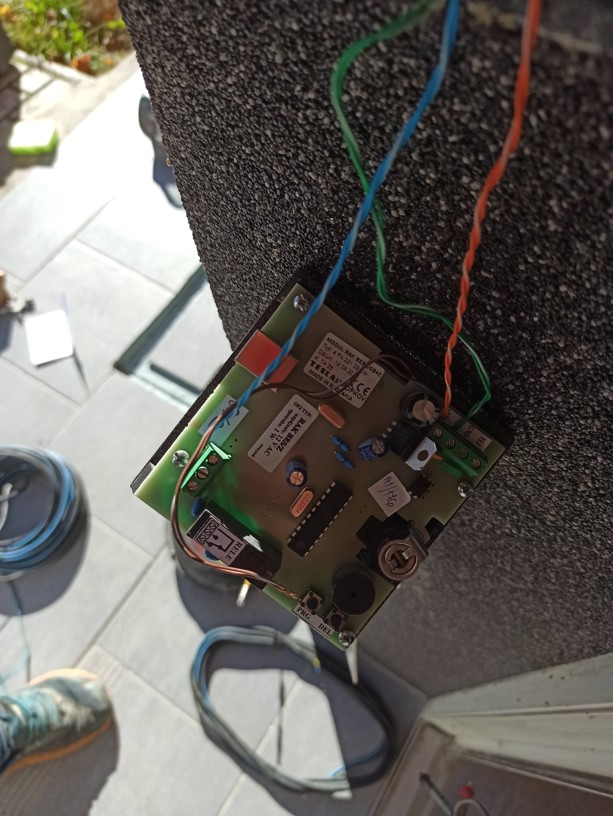 Detail zapojení modulu domovního telefonu Tesla