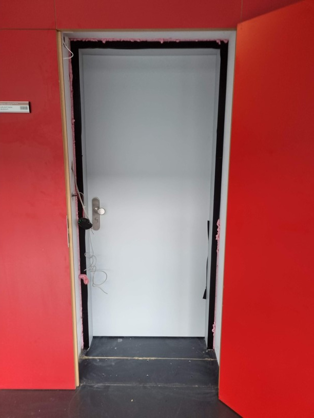 Ocelové dveře Vipax po montáži