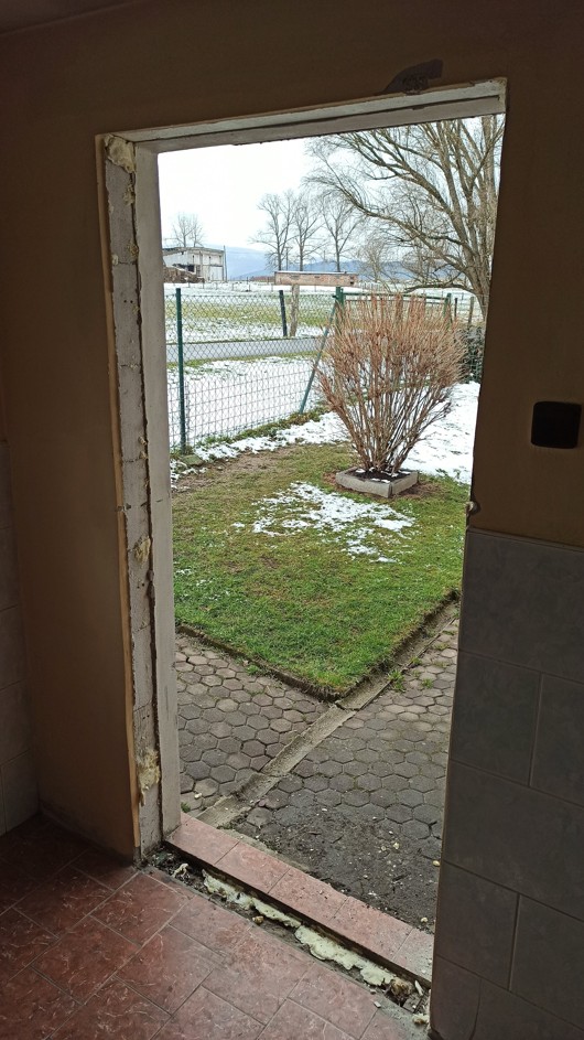 Demontáž původních dveří