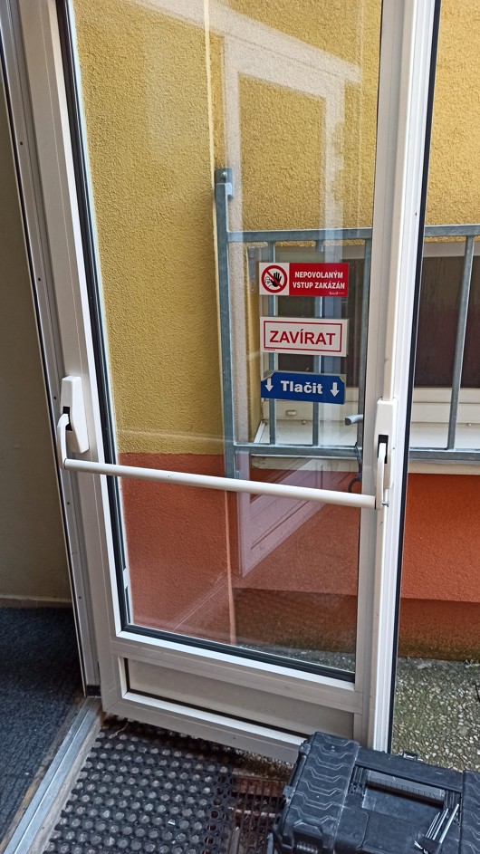 Panikové kování mechanické, povrchové