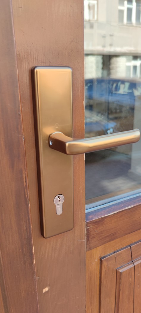 Nové bezpečnostní kování