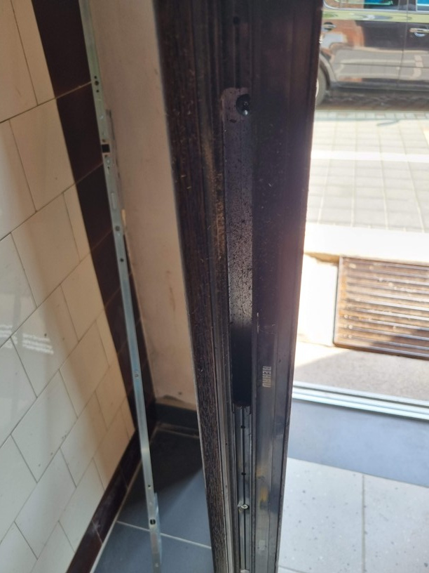 Úprava zádlabu pro plastové dveře