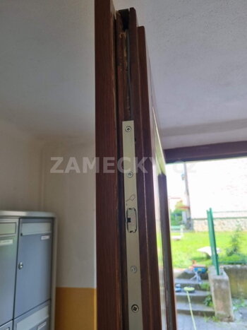 Zadlabaný samozamykací zámek G-U