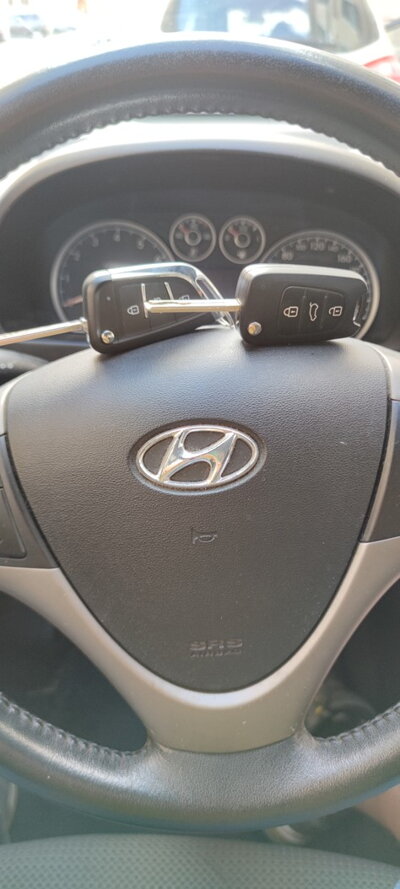 Výroba kompletního klíče s dálkovým ovládáním pro Hyundai i30 (2009): Nový vystřelovák na počkání