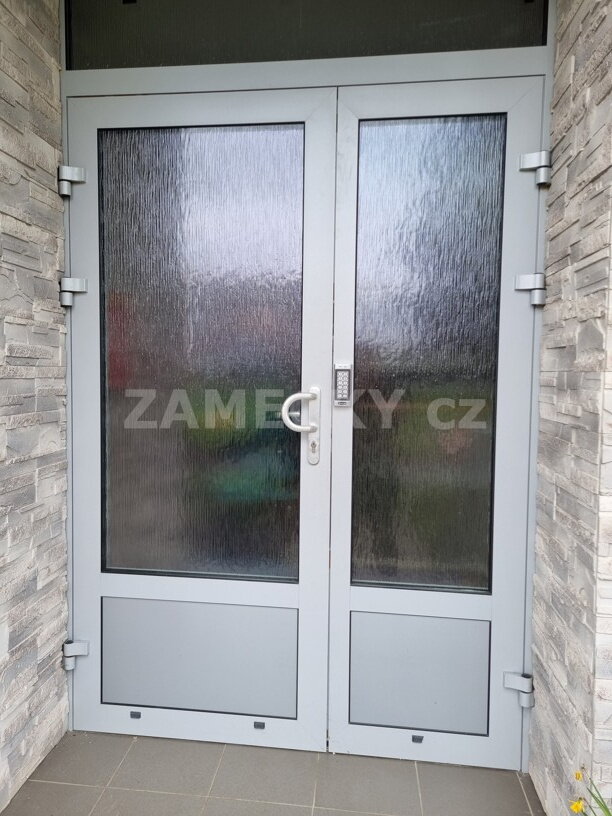 Přístupový Systém Al2S pro SVJ: Konec Vytížených Zámků a Ztracených Klíčů ve Vrdech