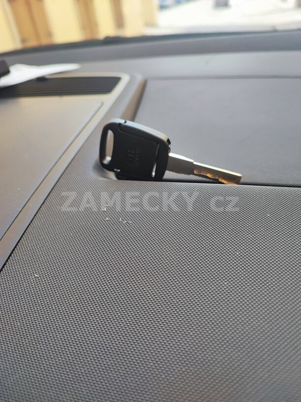 Autoklíč Seat Alhambra 2007: Když stačí spolehlivá záloha bez dálkového ovládání