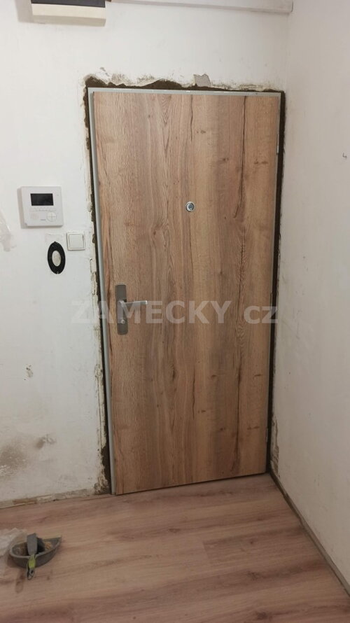 Bezpečnostní dveře do bytu