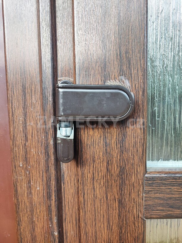 Dveře, které neposlouchají? Správný servis vám vrátí klid.