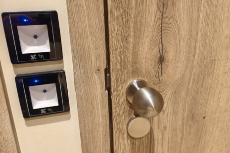 Chytrý přístupový systém na toalety: Otevírání pomocí QR kódu z účtenky pro restaurace a čerpací stanice