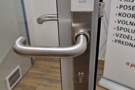 Dobrovolnické centrum: Bezdrátový přístupový systém, který se stará sám
