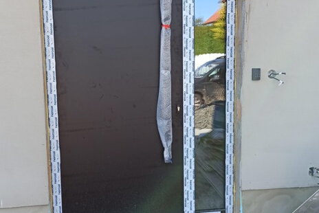 Pohodlí a bezpečí na dotek: Proč jsou čipové zámky ideálním řešením pro váš rodinný dům