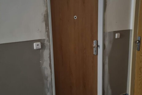 Nové bezpečnostní dveře včetně montáže ve Vrchlabí