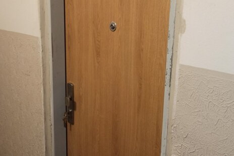 Klid a bezpečí: Zásadní proměna bytu díky instalaci bezpečnostních dveří RC3