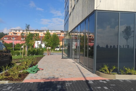 Přestavba 2 ks nových hliníkových dveří dle ČSN EN 179