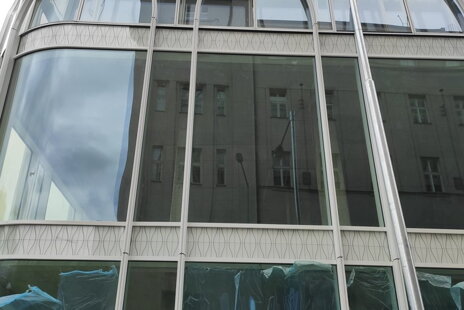 Požární konzole pro koordinované uzavření dvoukřídlých dveří Praha