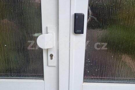 Samozamykací Zámek GU Secury s Motorem: Bezpečnost a Komfort pro SVJ