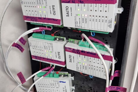 Praha: Přístupový a Interlock Systém pro špičkové čisté prostory (Chov laboratorních zvířat)