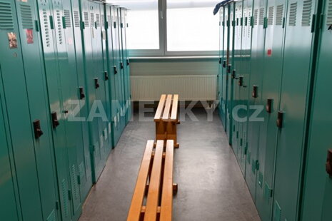 3500 elektronických zámků pro šatní skříňky: Jak jsme vyřešili přístup ve velkém výrobním podniku