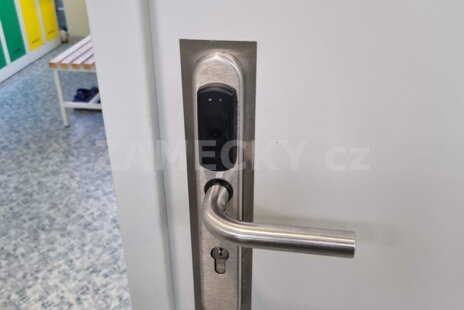 Kování Smartait se čtečkou Instalace přístupového systému Smartair v Sezimově Ústí